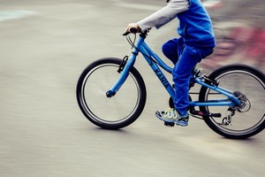 Prova pratica di Educazione Stradale in bicicletta per i bambini delle scuole elementari